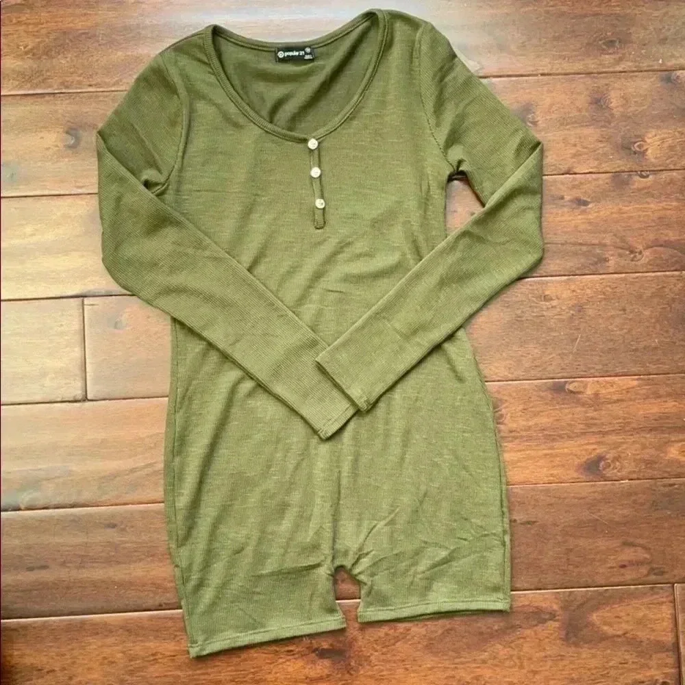 Popular 21 Ribbed Bodycon Romper NWOT​​